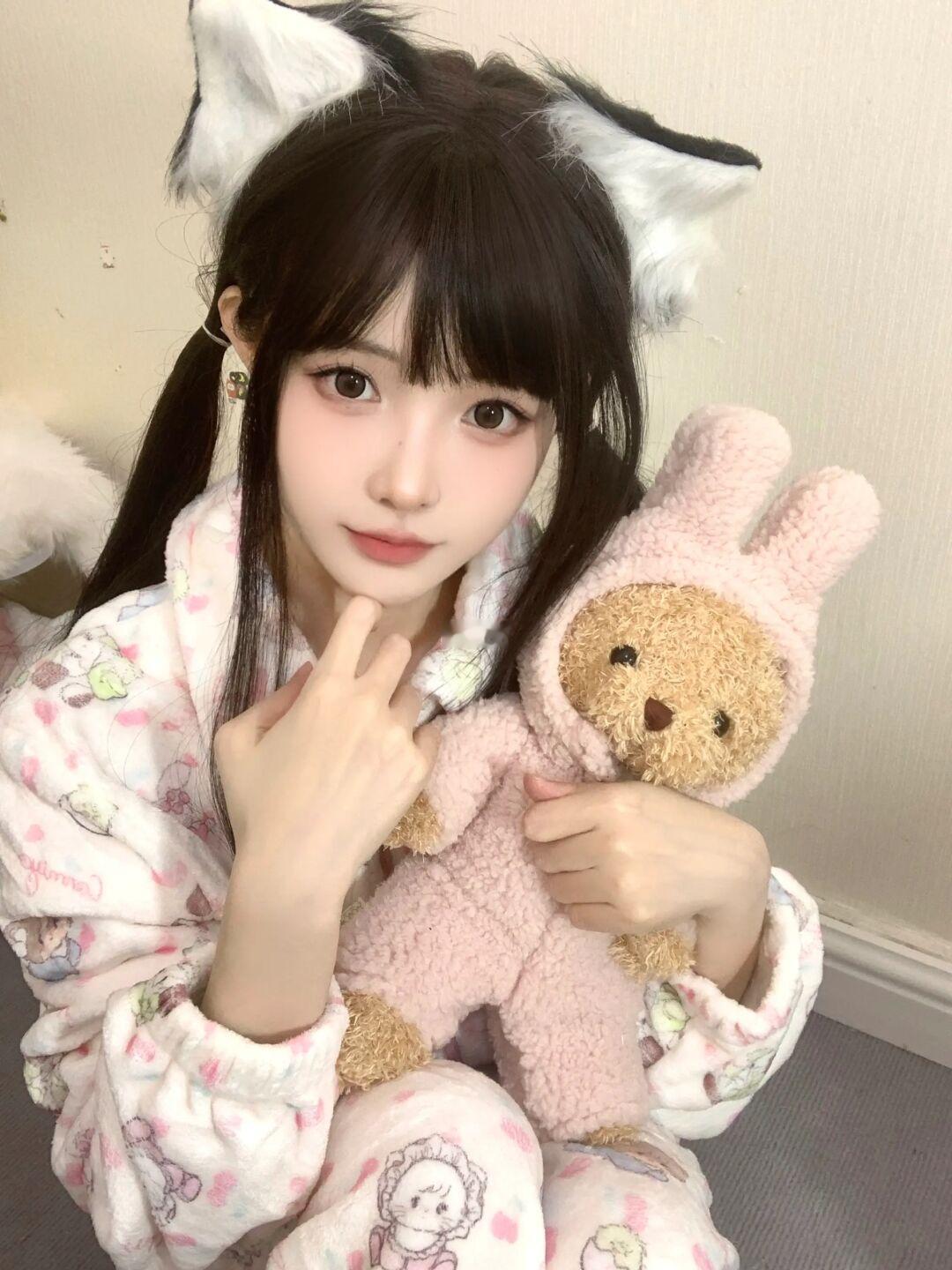 好久没扎双马尾了( ❛⃘ ∨ ❜⃘⃘ )੭⁂