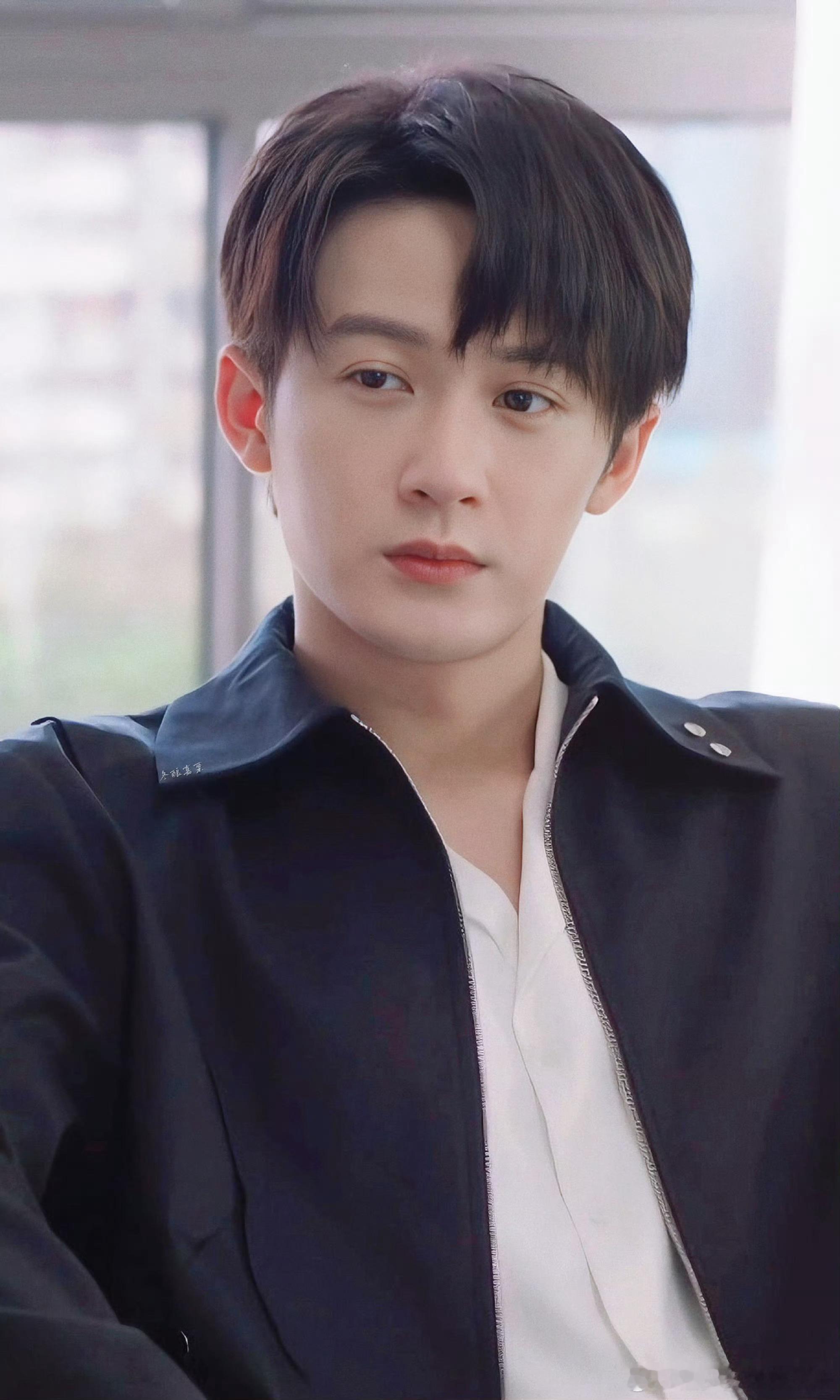 李亦非早上好呀 
