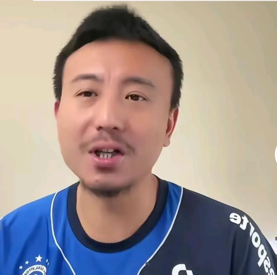前国脚毛剑卿认为，前巴萨球员哈维要比皇马的克罗斯更强。
毛剑卿在直播间表示，其实