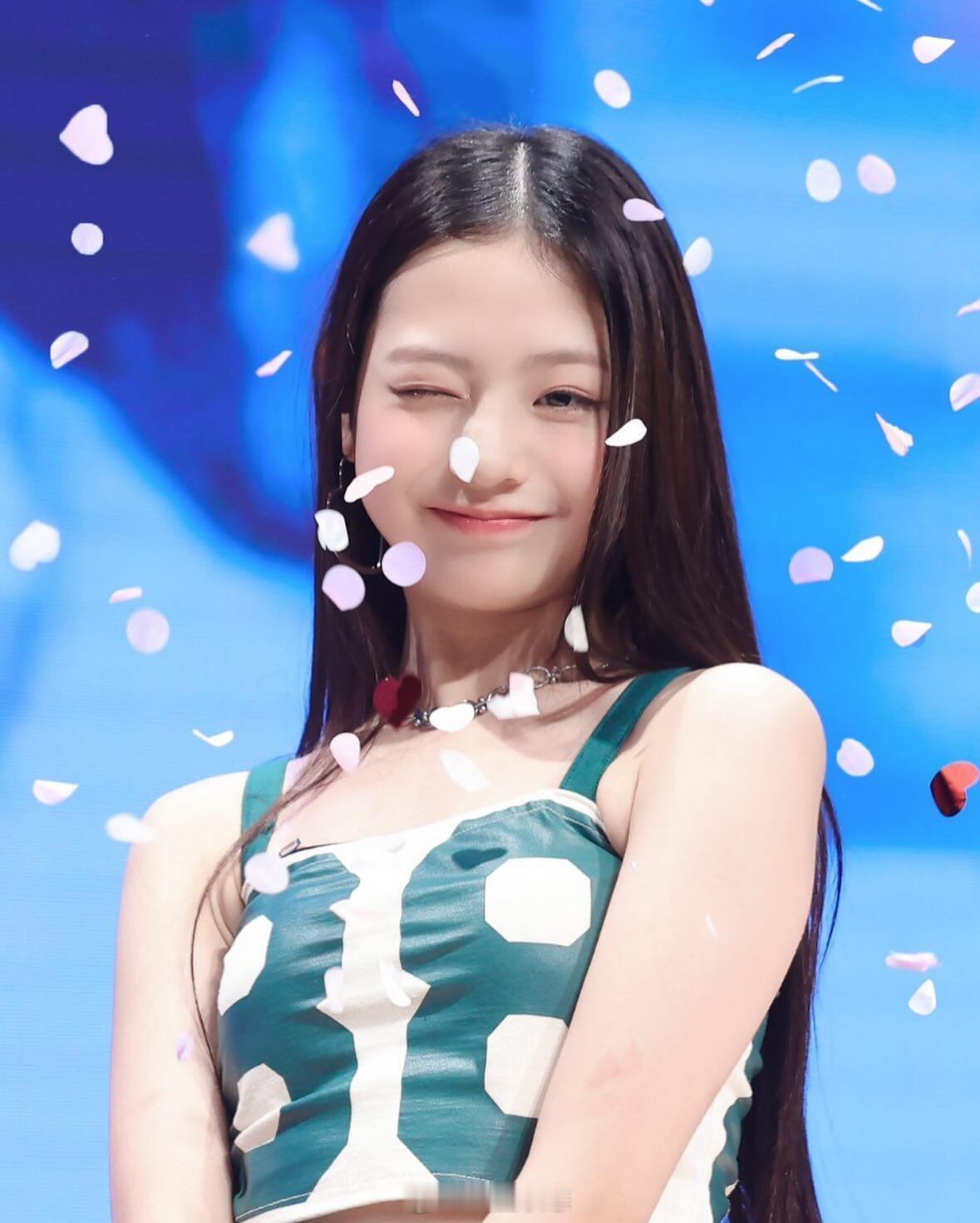 UNIS林书媛13岁的妹妹好像张元英啊 ​​​