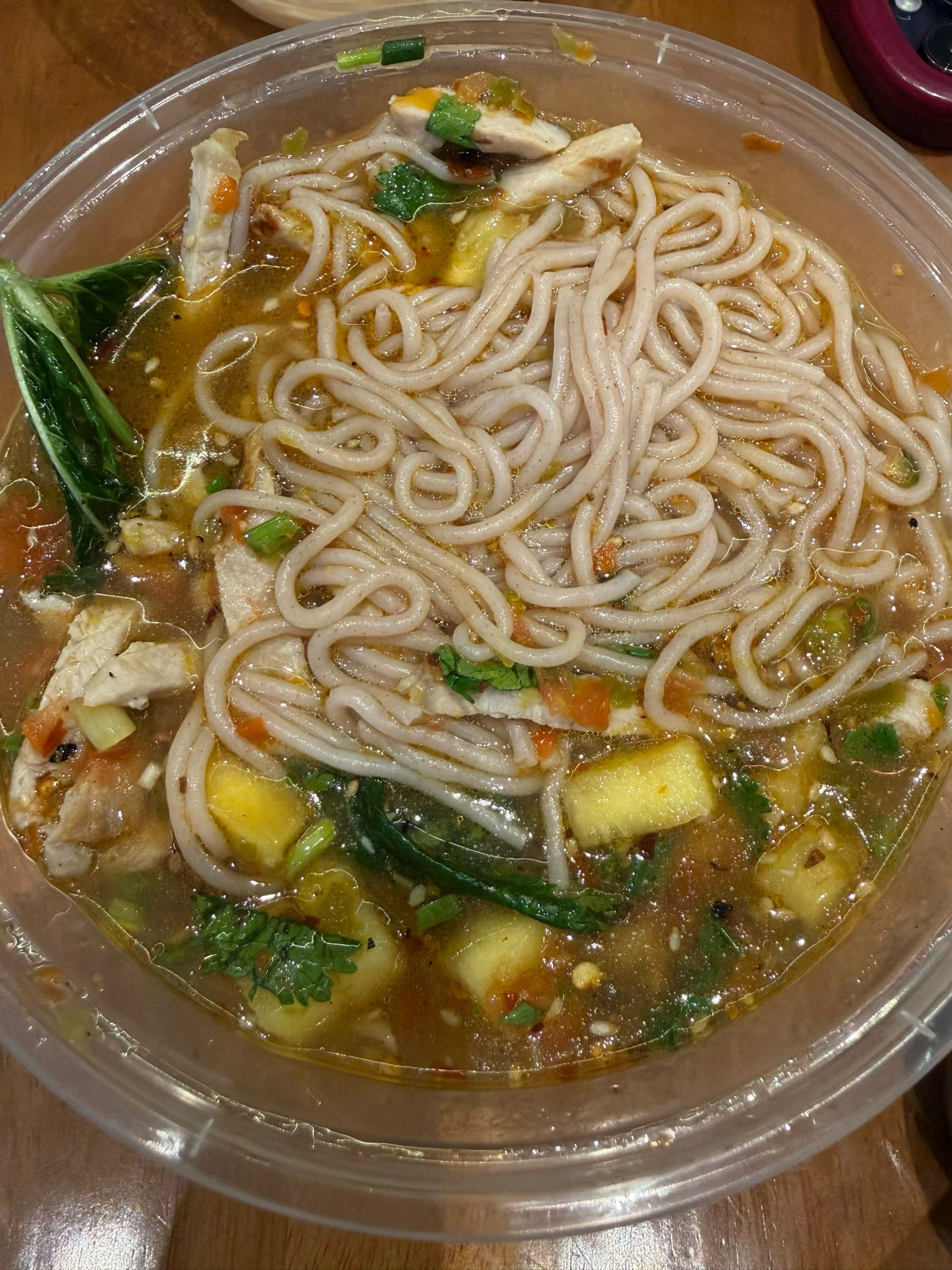 酸辣粉+小丸子+糖水，快乐碳水三件套🍜 
