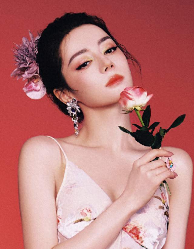 #迪丽热巴时装周人气TOP女艺人#本季时装周