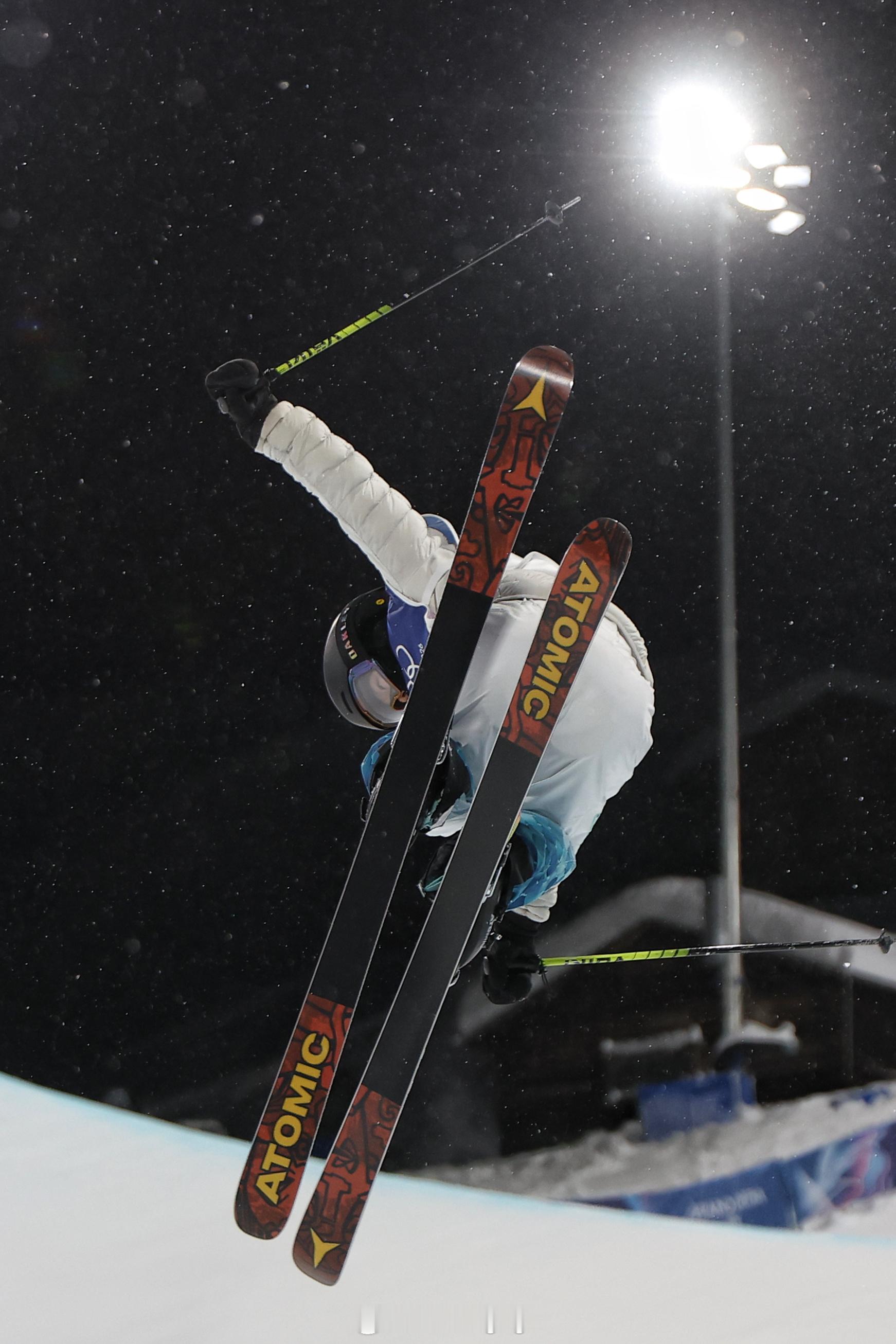 李方慧银牌李方慧第三滑93.00分 🥈同样值得掌声👏，李方慧🐂 