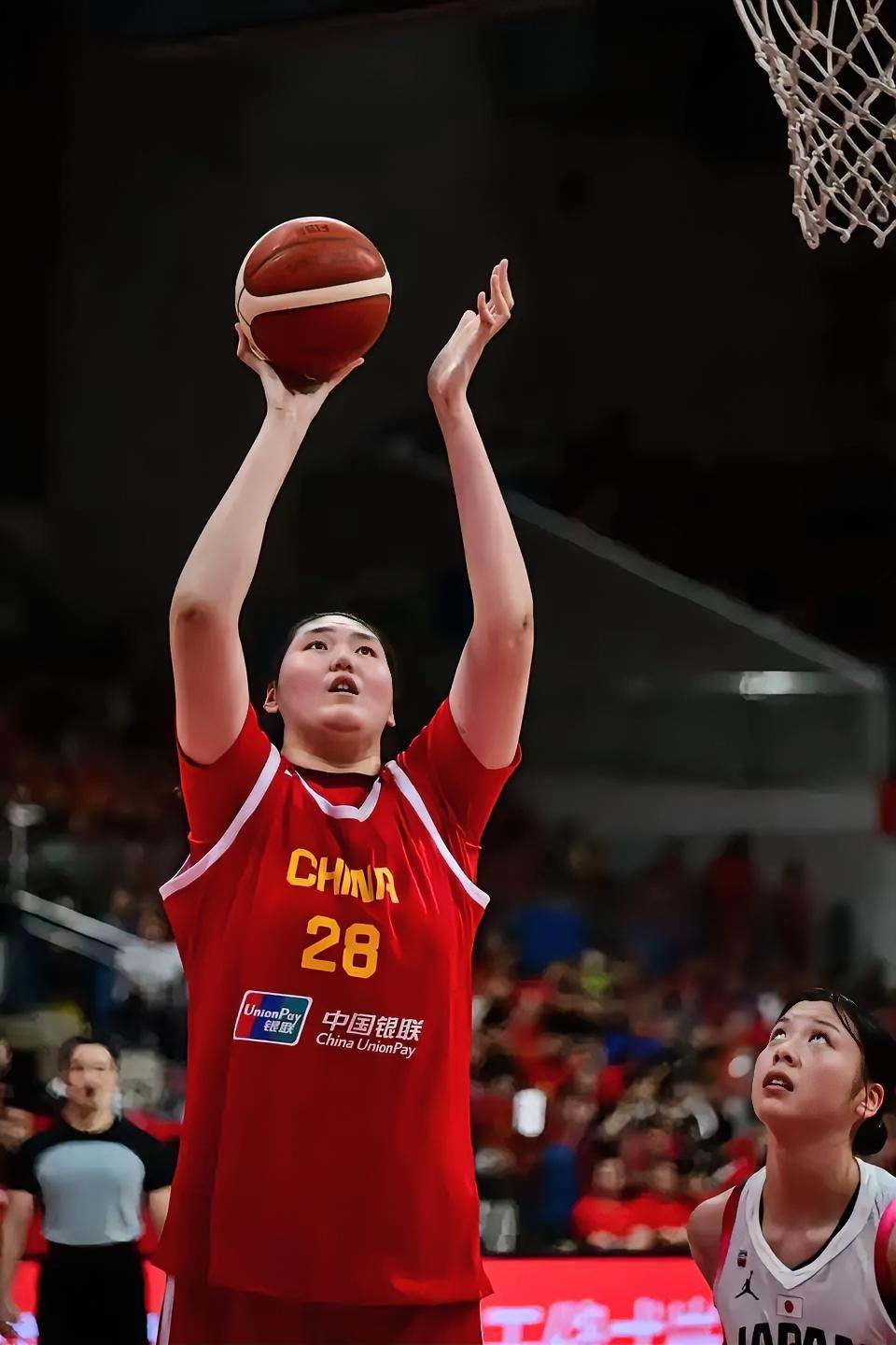 2026年女篮世界杯参赛队第一高度：
1、张子宇（中国）2.27米
2、马隆加（