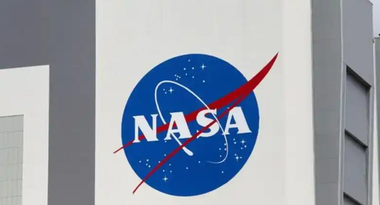 【#NASA拟裁减数千名员工#】据彭博社当地时间26日报道，美国国家航空航天局（