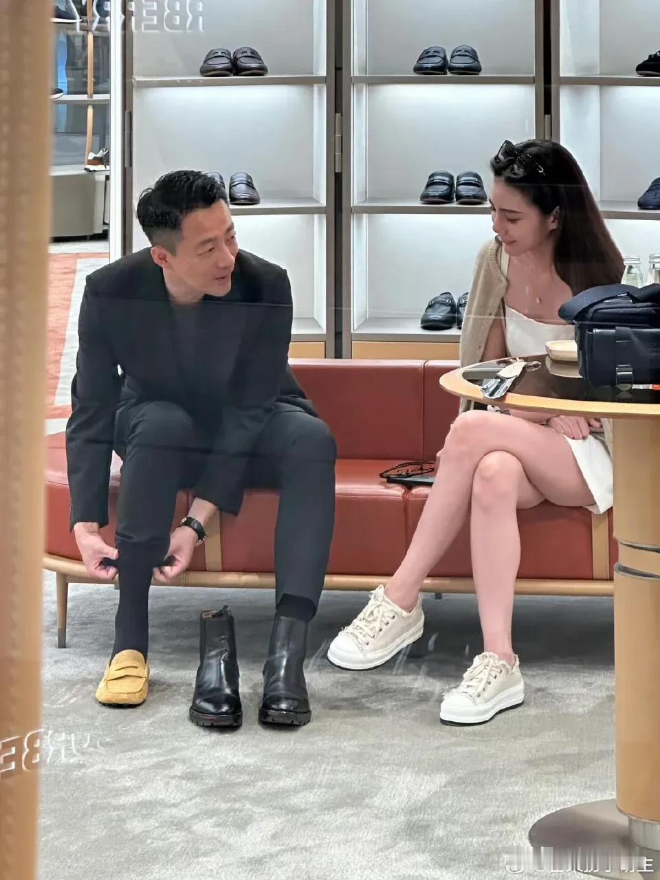 马筱梅现在的生活：买买买，逛逛逛，吃吃吃
徐熙媛现在的生活：气气气，悔悔悔，告告