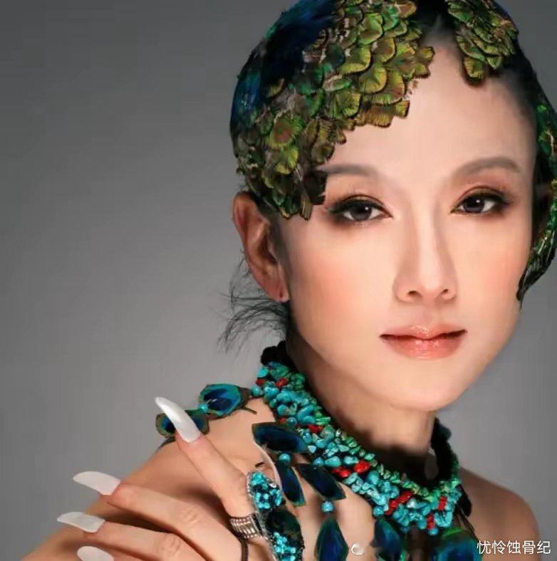 杨丽萍和百亿富豪刘淳晴结婚。7年后，刘淳晴突然对杨丽萍说：“老婆，我想要个孩子吧