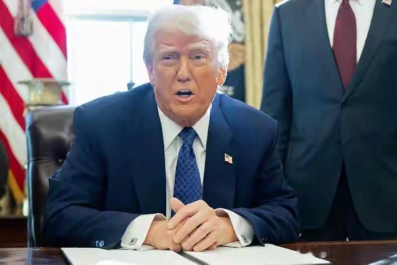 特朗普今天发文说：“今天上午，根据我的命令，美国军队对南方司令部责任区内已明确识