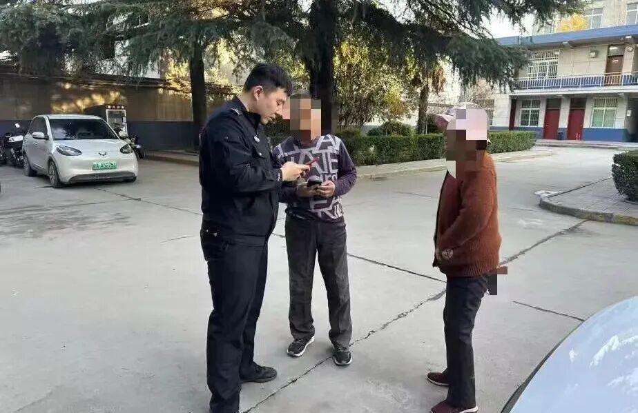 警民联动，温暖8旬走失老人回家路

“这有个老人好像走失了……”11月17日15