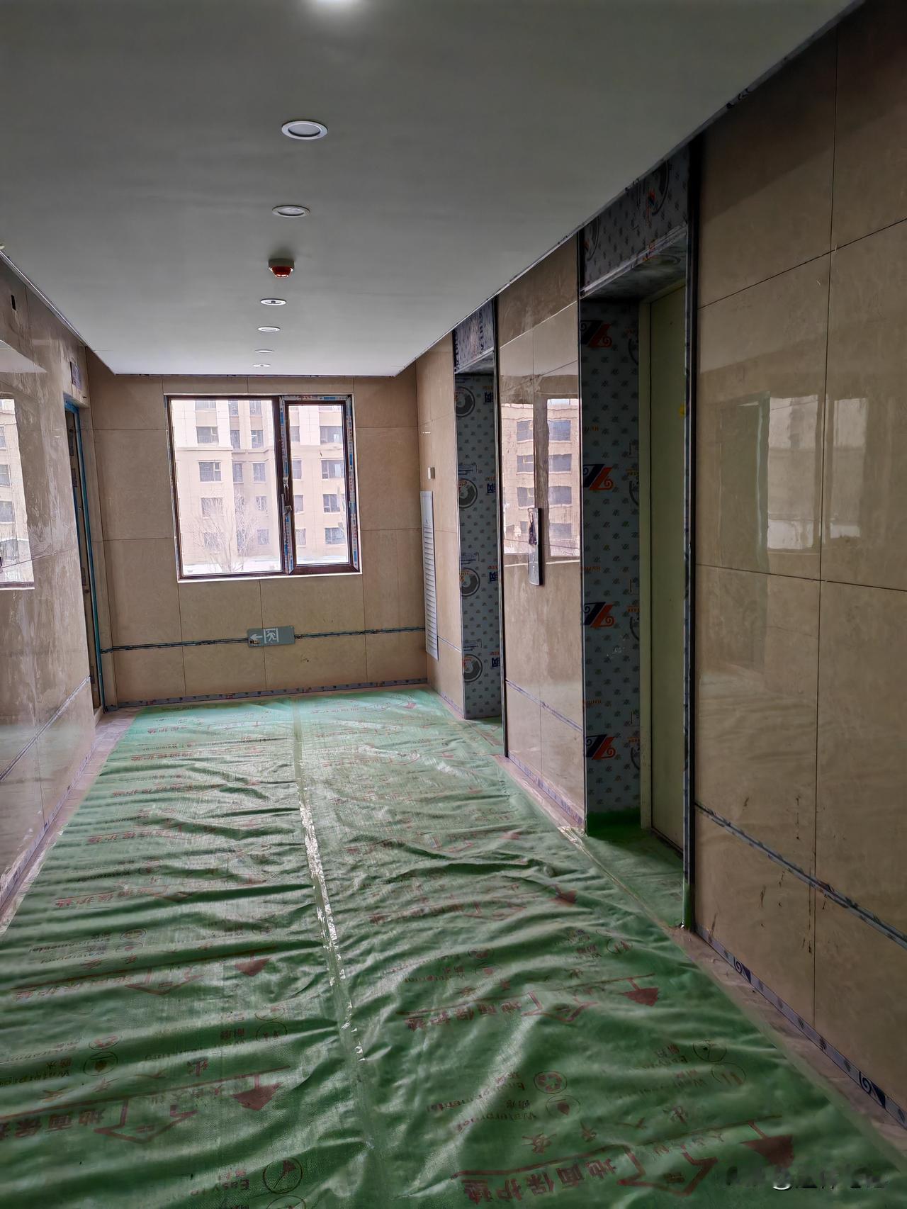 冬日生活打卡季虽然现在是冬天，但是我认为室内的这个温度还是非常不错的，因为都是供