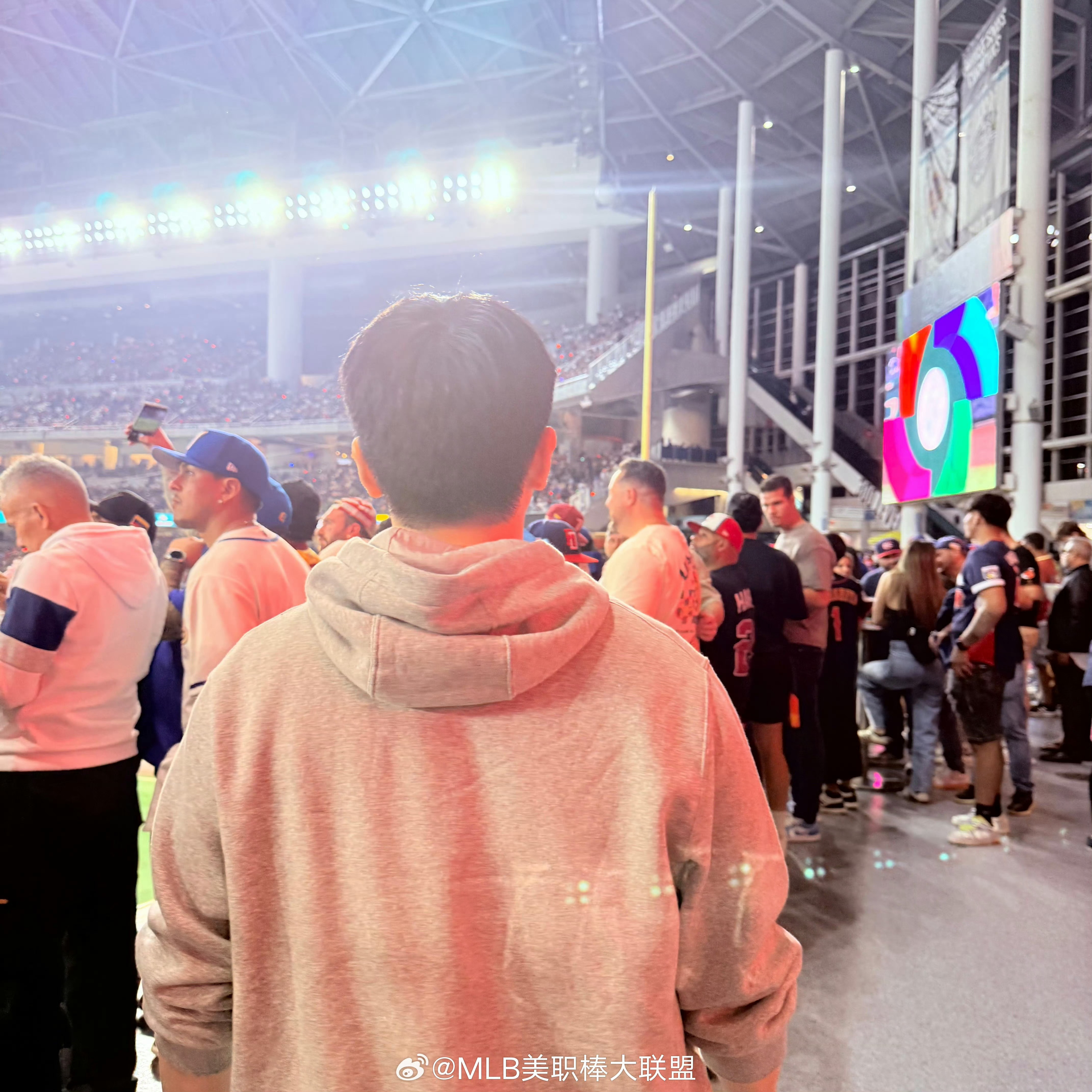 樊振东空降迈阿密 侧脸、背影，妥妥的我男友