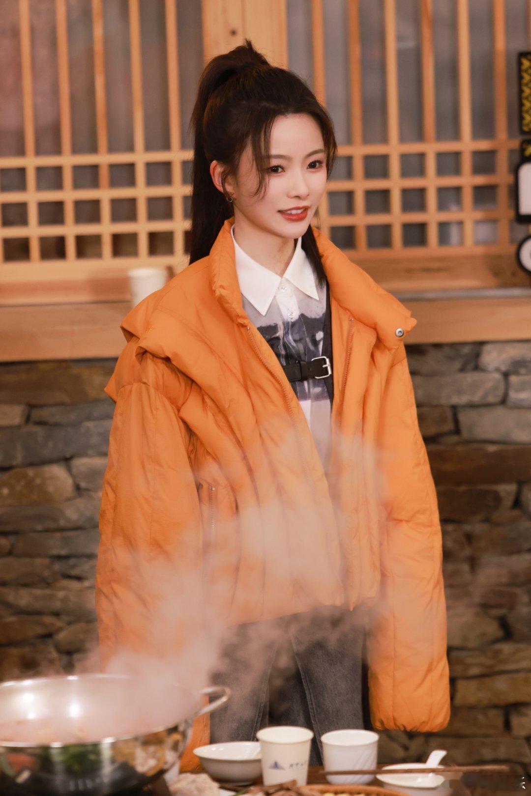 #硬糖少女303##陈卓璇# 今日份糖妹新鲜物料陈卓璇哈哈哈哈哈工作室更新节目剧