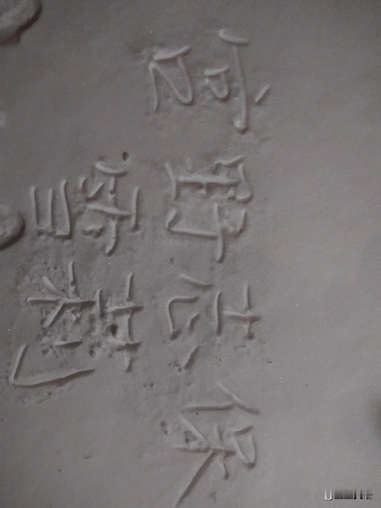 一场雪花的盛宴
一个童话世界
再下一点儿
千万别停
一天跑出去好几次
雪花
掩盖