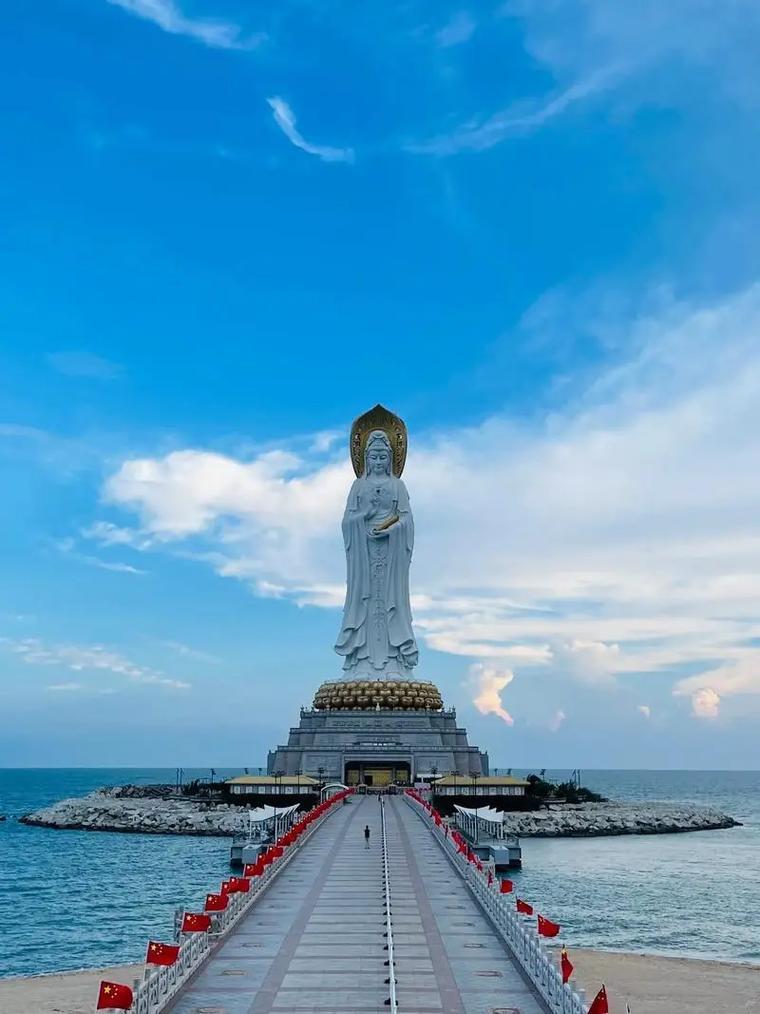 今天是公元2024年11月25日，甲辰年农历十月二十五日，星期一
时光煮雨，岁月