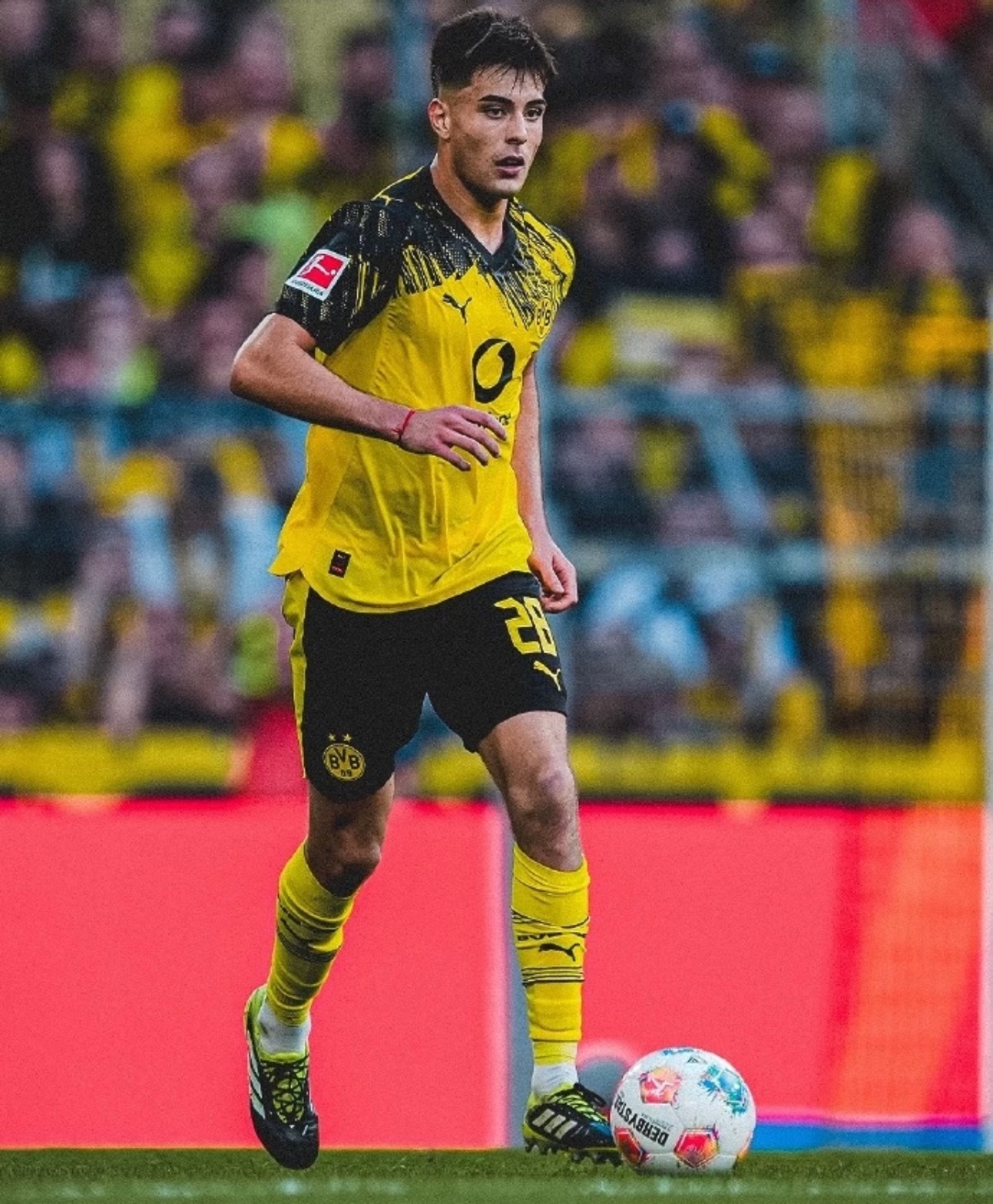 出场时间不达标触发条款 切尔西冬窗拟召回多特外租中卫安塞尔米诺据阿根廷媒体TYC