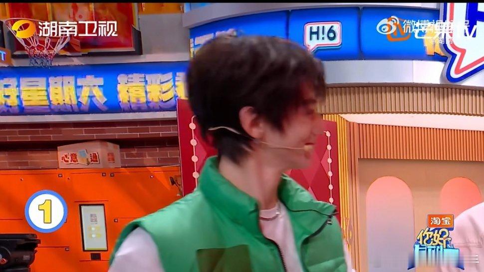 有人能懂魏哲鸣的脑回路吗魏哲鸣即兴小剧场脑洞也太跳跃了，上一秒还在消消乐下一秒就