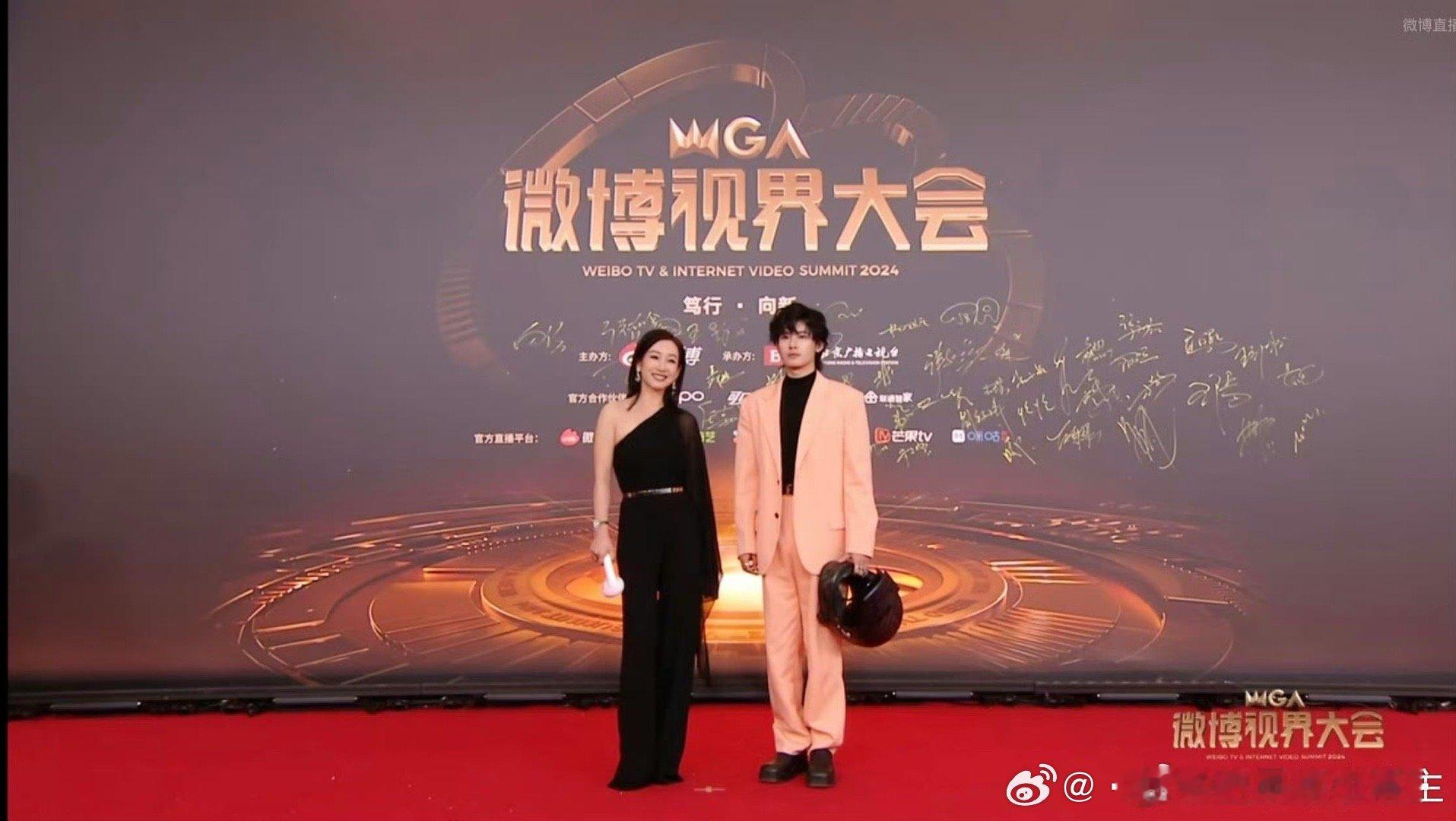 #秦海璐胡先煦复刻花少名场面# 秦海璐和胡先煦两人的感情好好哇，果然我们冰糖胡璐