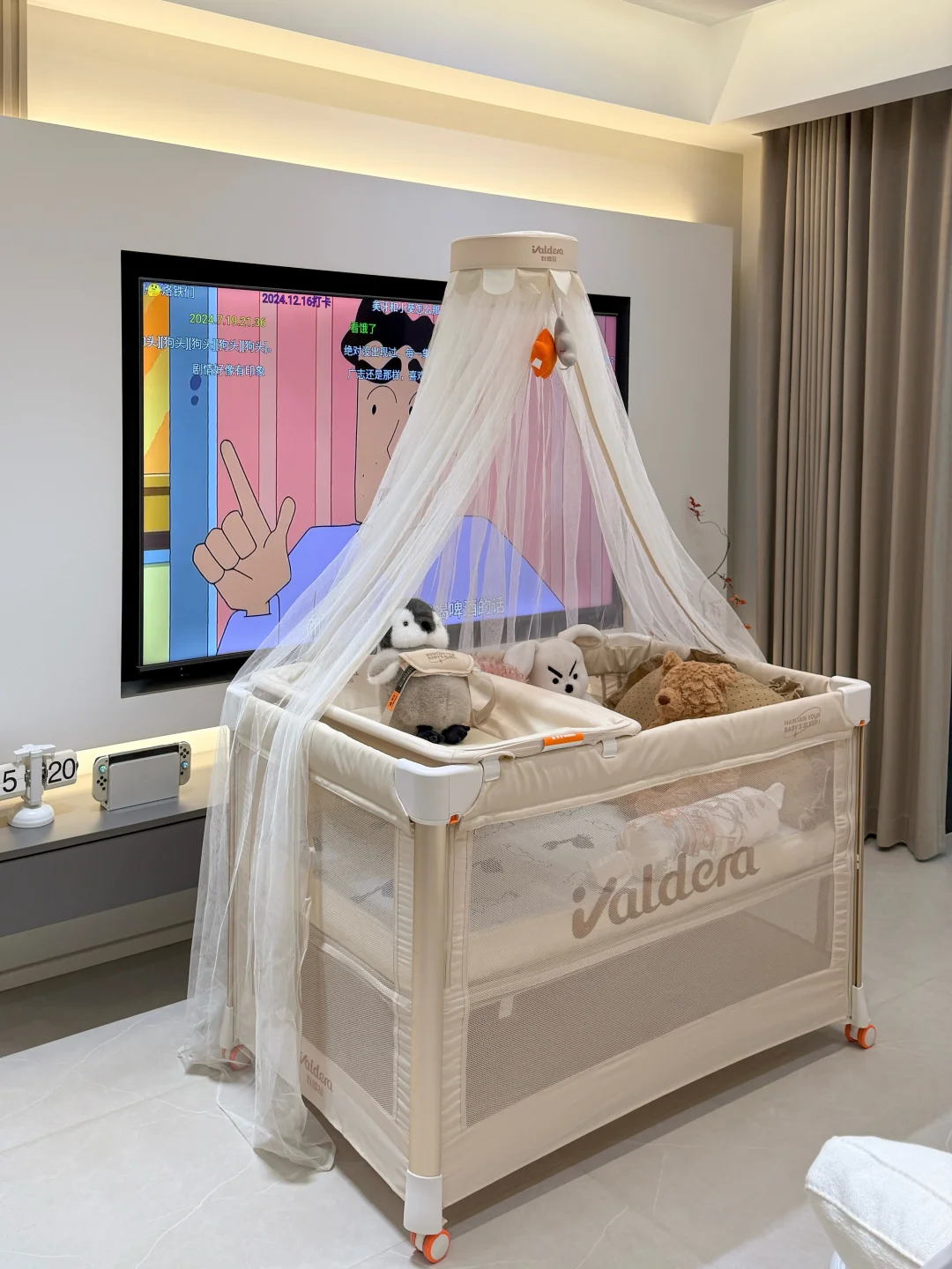 小户型救星！这张婴儿床👶省出半间房～