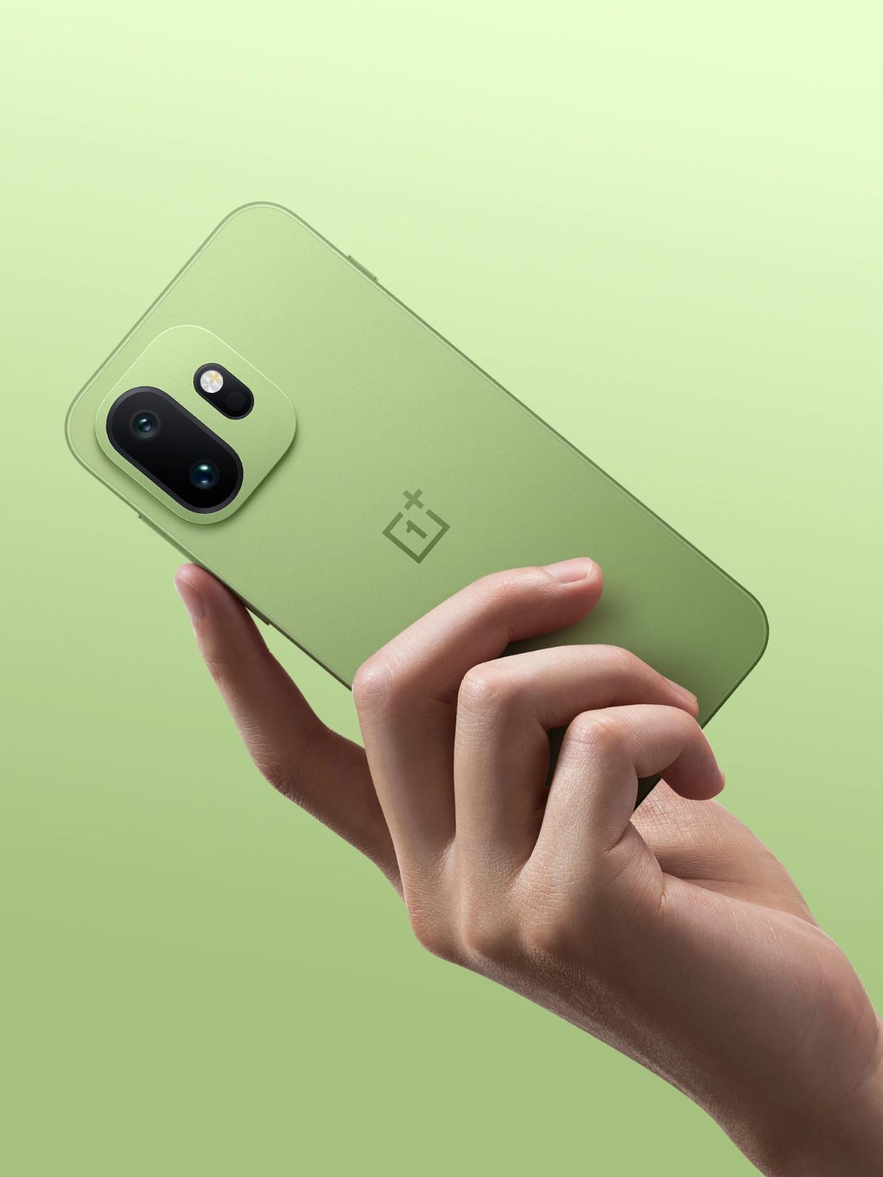 一加手机这么像iPhone，体验能好吗？

刚公布的一加15T外观，这个绿色感觉