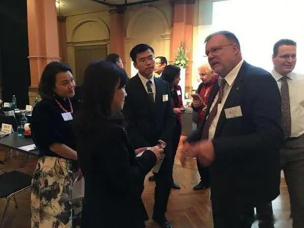 印度大学剽窃中国宇树机器狗事件持续发酵：印度女教授甩锅说中国不懂AI！ 印度本想