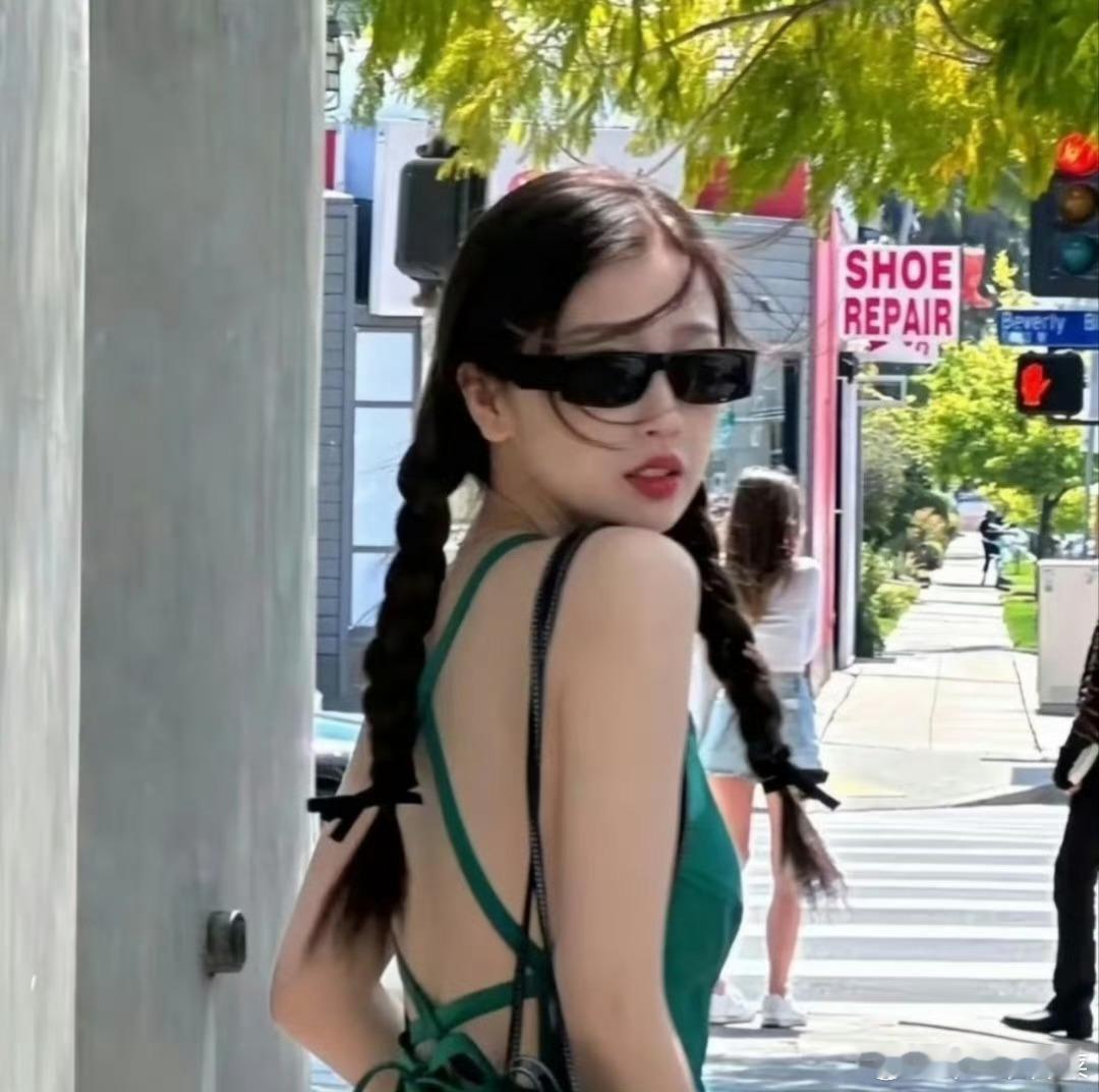 虞书欣这几张照片好适合当头像，你喜欢哪种呀