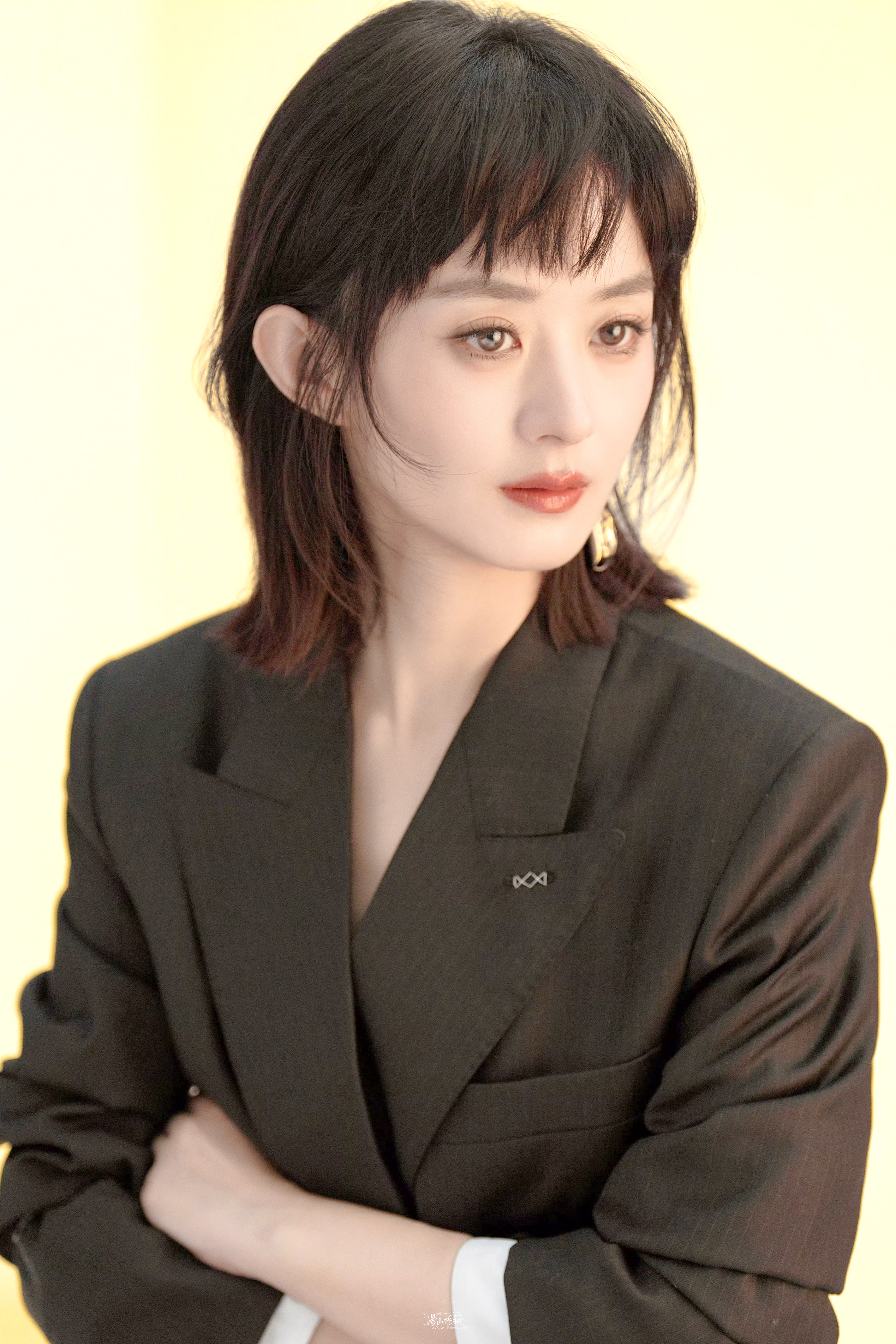 飒艳天成˚₊‧💄🖤ᝰ赵丽颖超带感闪光图鉴 𐙚超话创作官