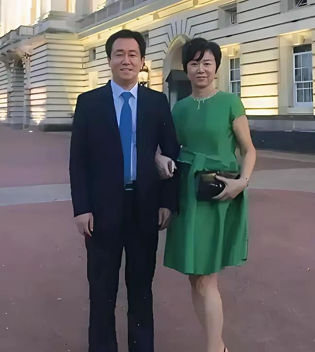 许家印判了，恒大的戏散了！
恒大员工：老板的“演技”我给满分，可惜剧本没拿对！