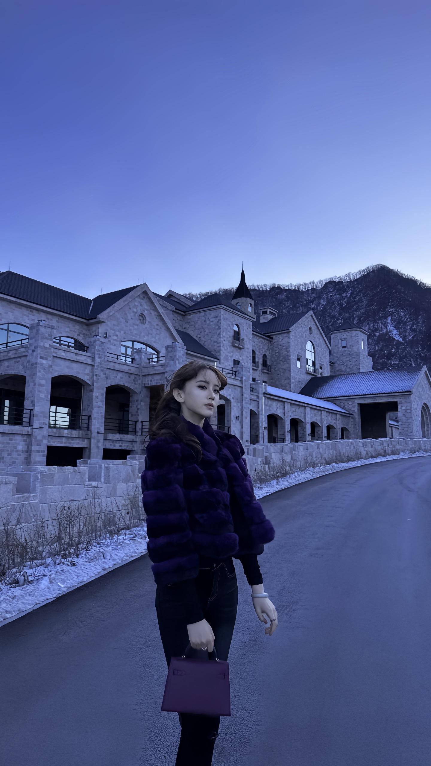 不媚男不爱女 平等的讨厌一切装货