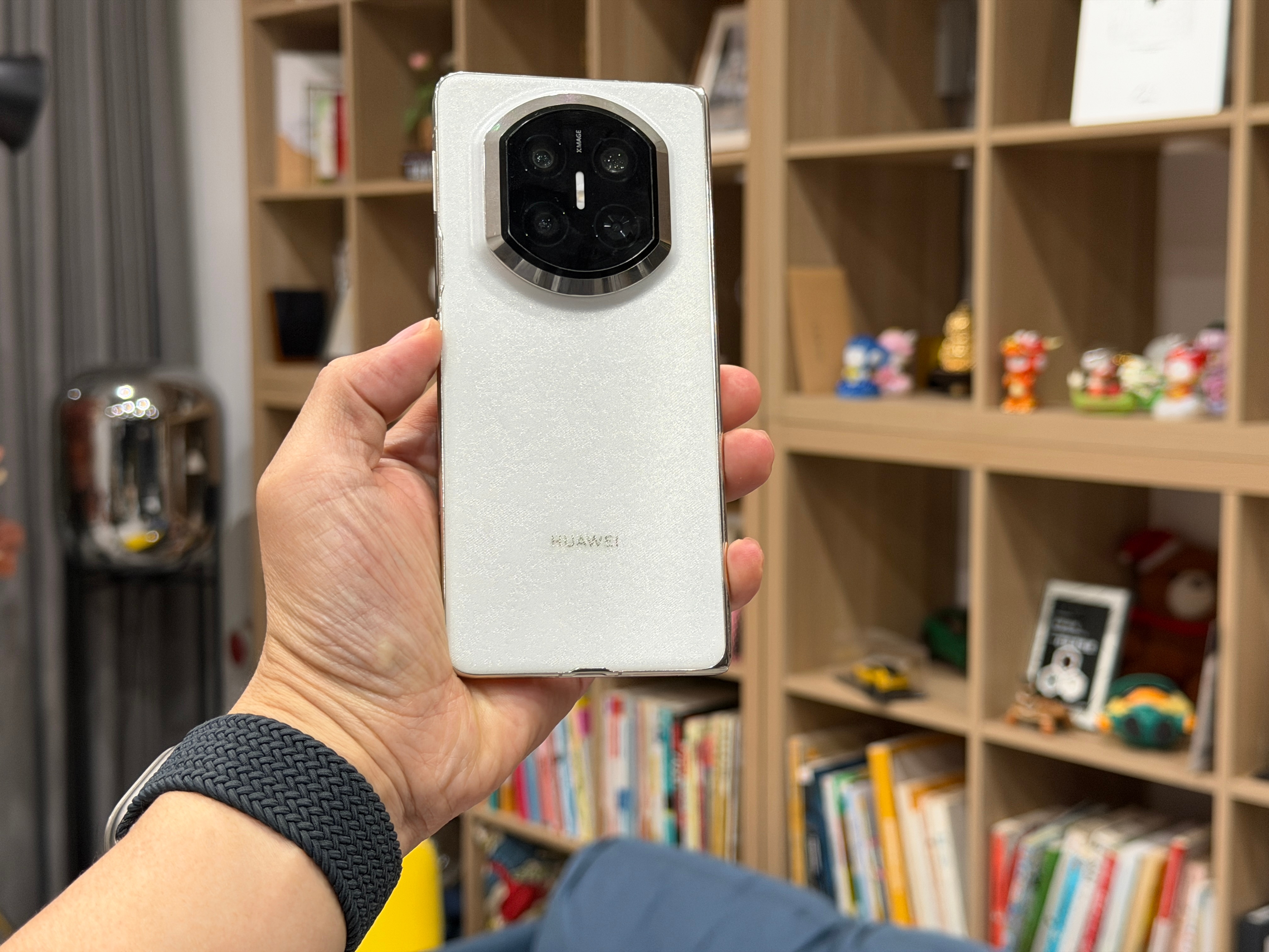 今晚开发了折叠屏手机折叠的计数统计、并兼容鸿蒙版本、以后折叠测试就方便查看折叠次