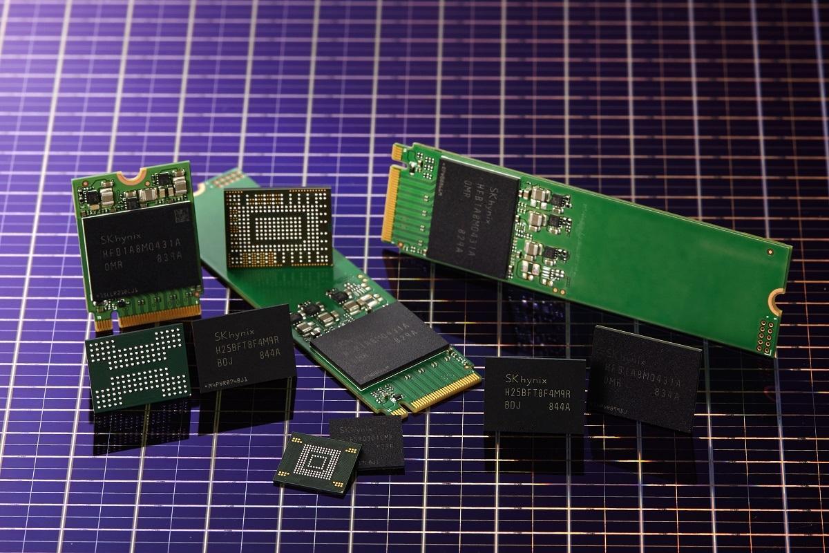【SSD、HDD今年都很难降价】据供应链最新消息，今年固态硬盘将维持涨价态势，不
