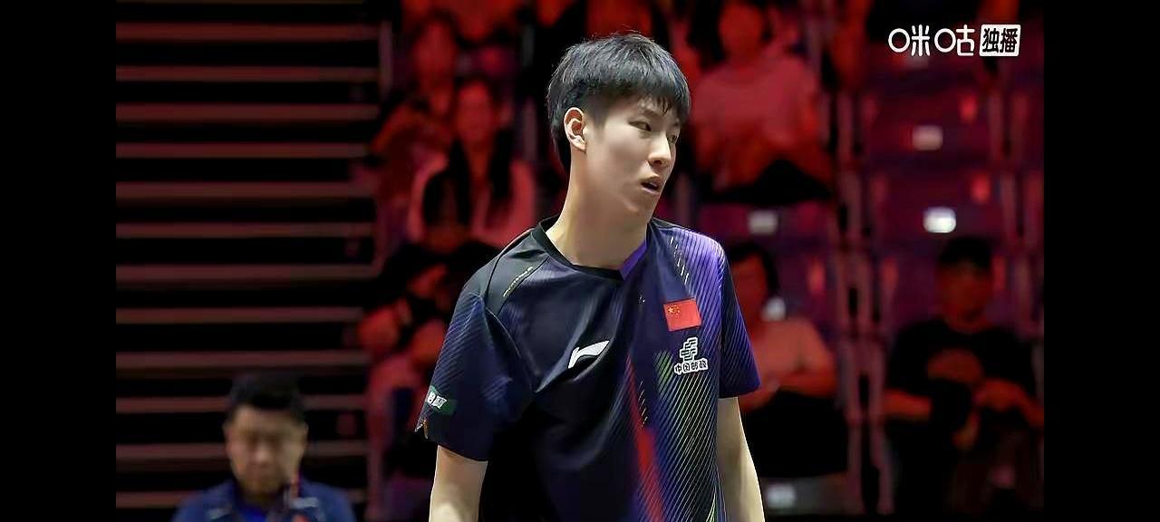 国乒首败！0-3惨败，19岁天才少年温瑞博，就因为出发前丢了个手机？
 
场上完