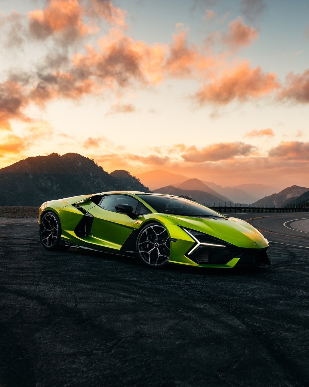 Lamborghini Revuelto 