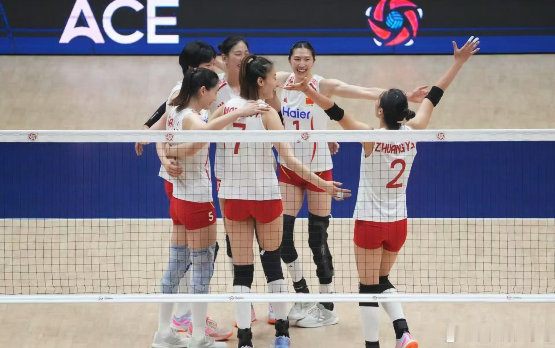 中国女排冲奥路径还剩哪些 2比3不敌泰国，中国女排把直通门票让出。世界第七不保险