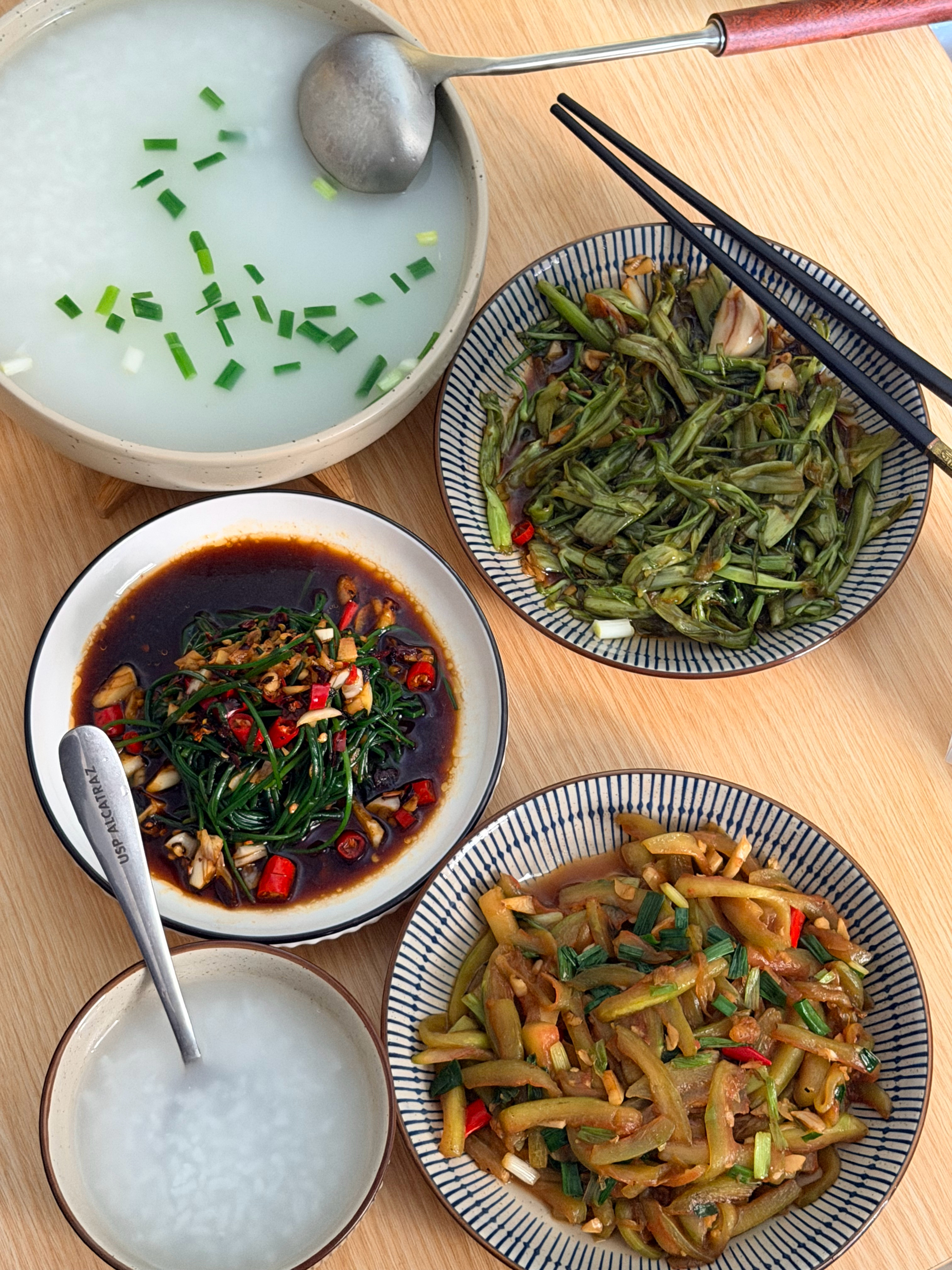 一个台风治好了大家的饭压抑 台风没有治好饭压抑反而天太热压抑了我的食欲就只想吃点