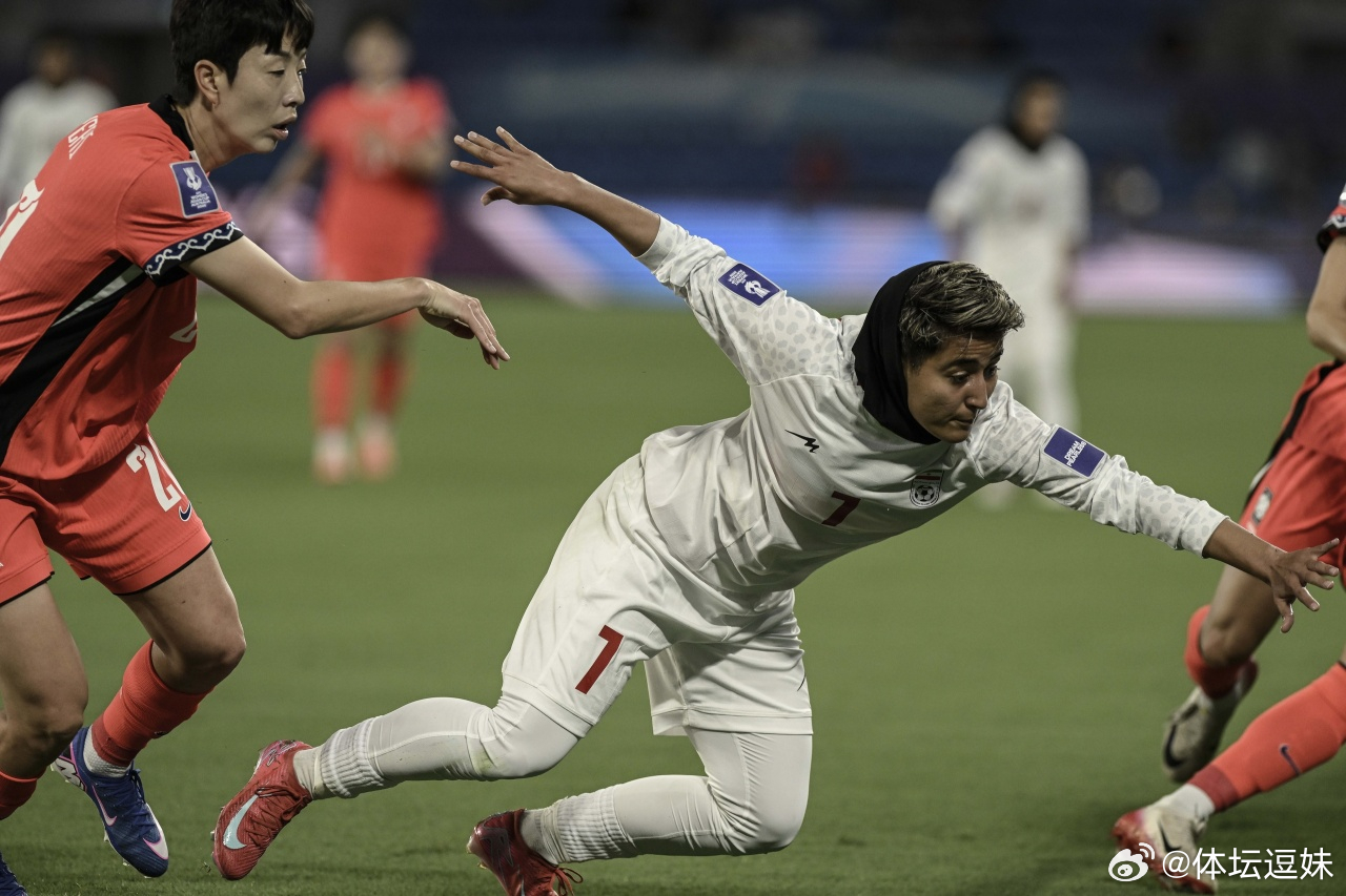 伊朗女足球员接受采访：澳大利亚许诺给我们车+房+永居 伪造我们父母消息伊朗塔斯尼