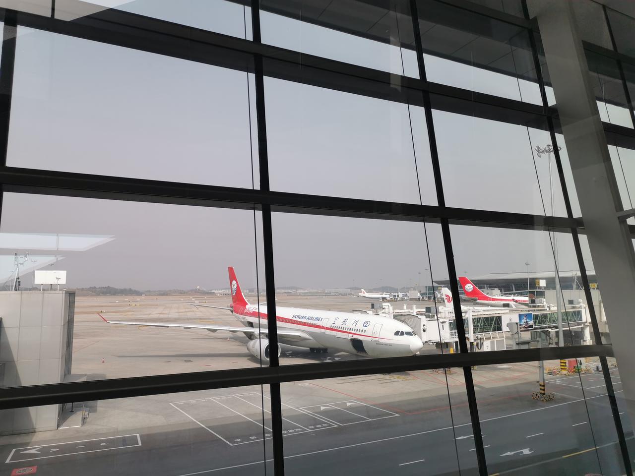 用护照在天府机场过安检，你还在排队等人工检查吗？
我竟然才知道！
刚刚在天府国际