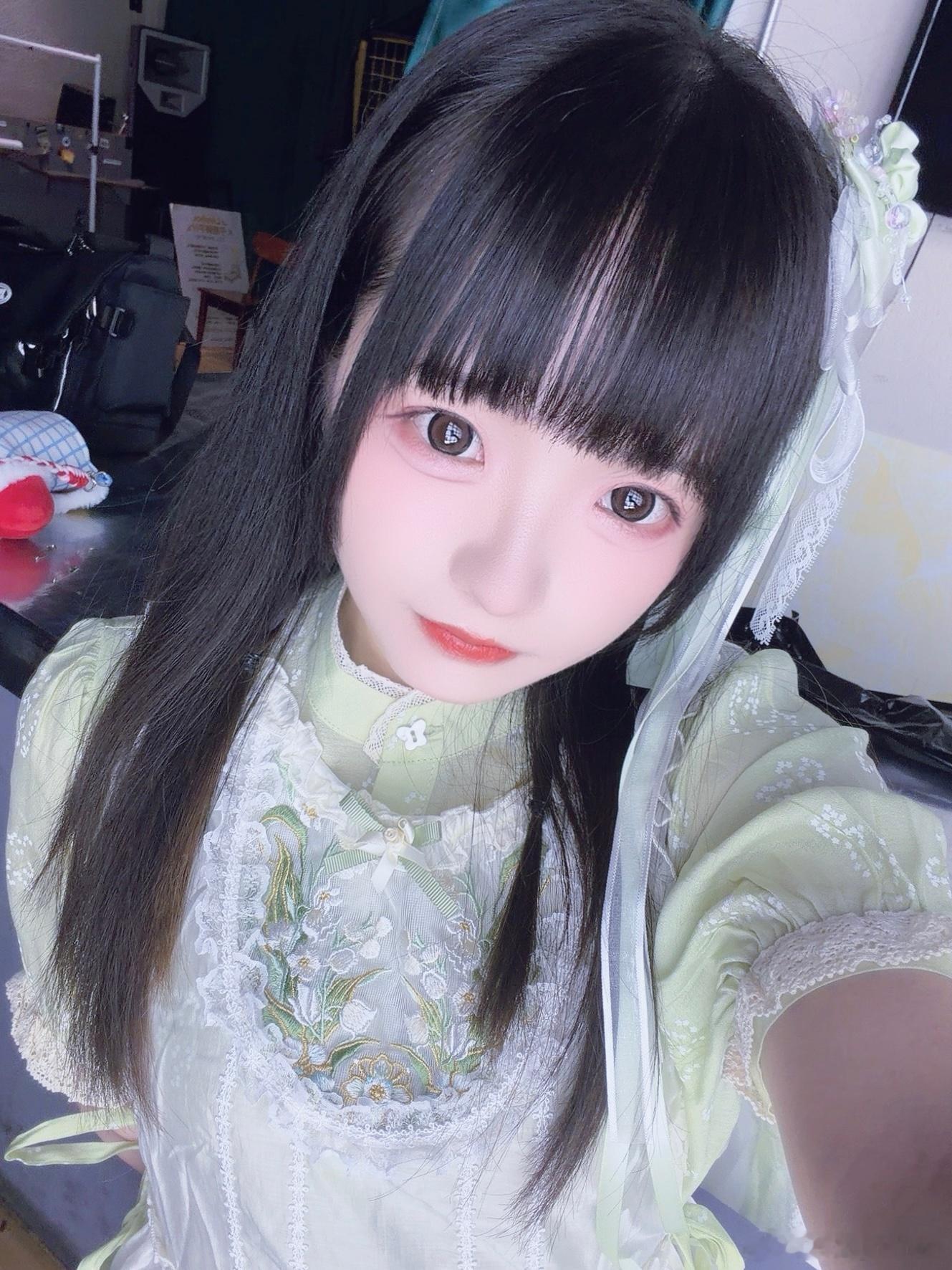 能在工作日下班后见面真的很了不起每次唱青より青く都会有点热泪盈眶这首歌太好了🥹