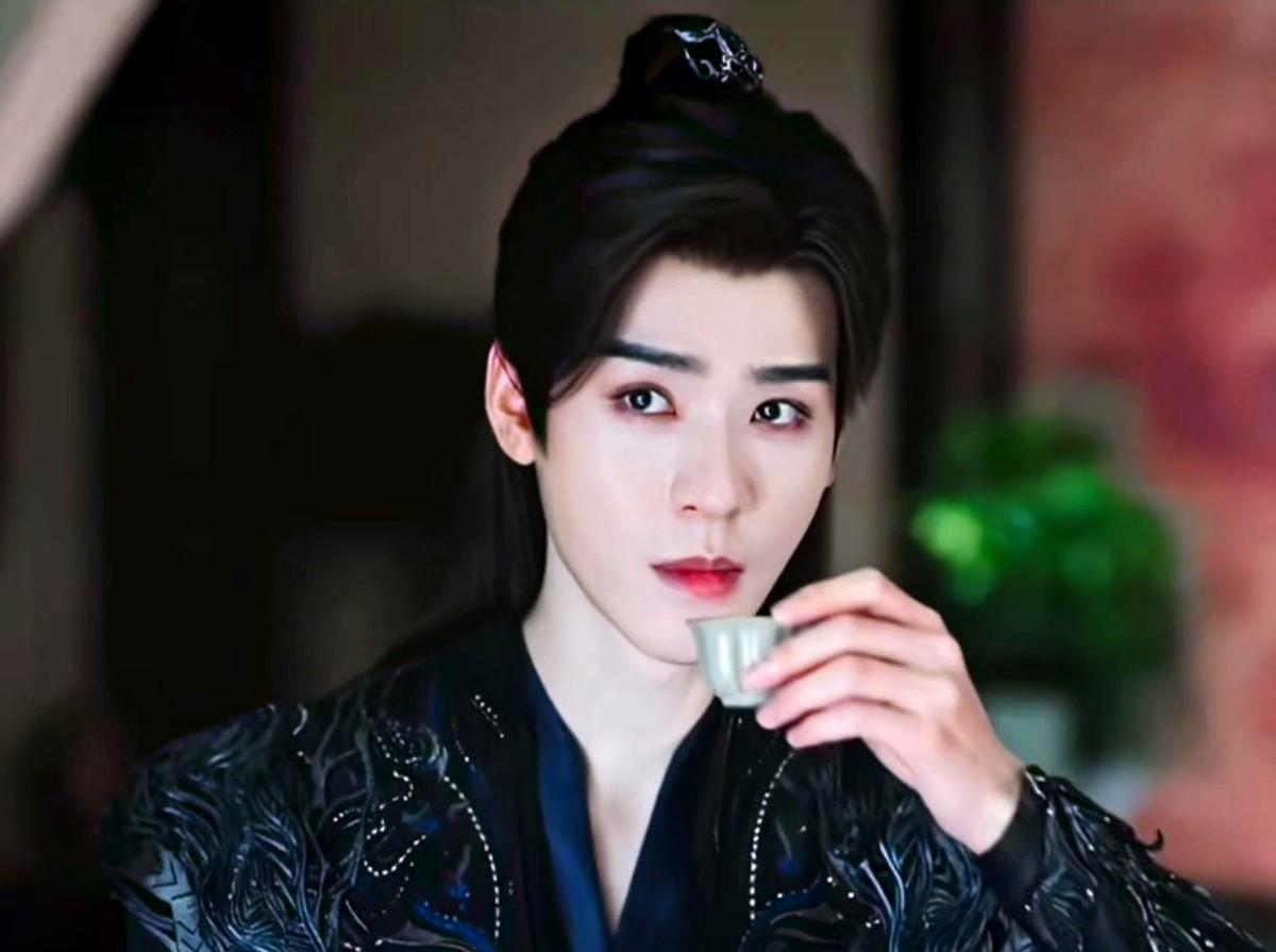 “我帮你，不是喜欢你，是要你欠我。”——杀手苏暮雨把这句话甩在唐怜月脸上时，空气