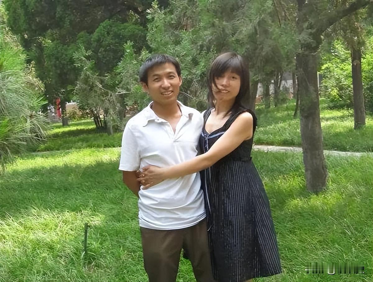 这才是真男人！北大法学学霸陈长志不顾亲友阻拦，在2007年毅然迎娶了脸部被大火灼