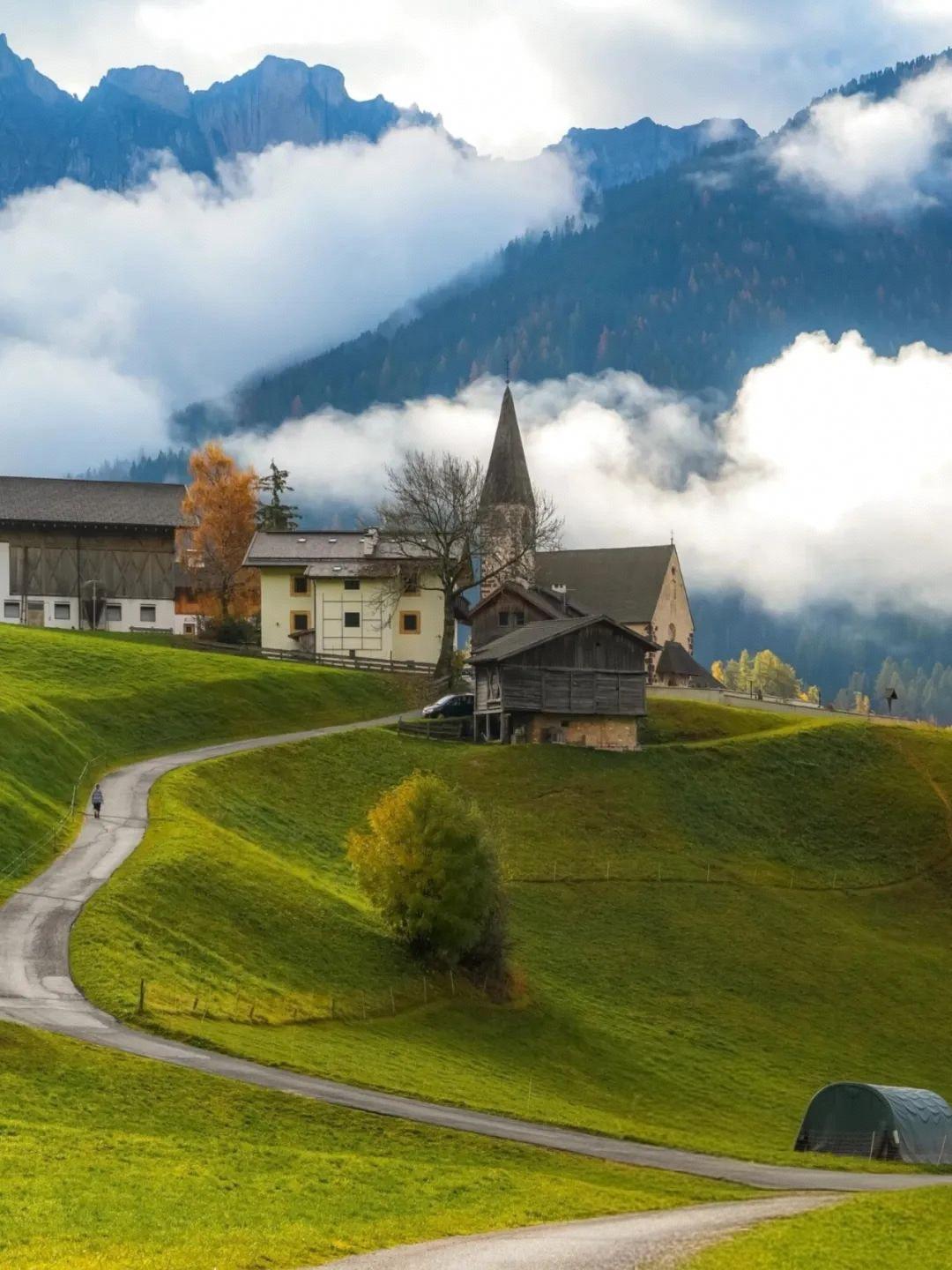 你说要是没有战争该多好，世界一派祥和景象，大家能一同快快乐乐地做生意、搞建设，有