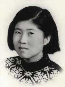 杨虎城之女在大漠失踪，被发现时10指插在雪里，怀里揣1张图纸
她叫杨拯陆。很多人