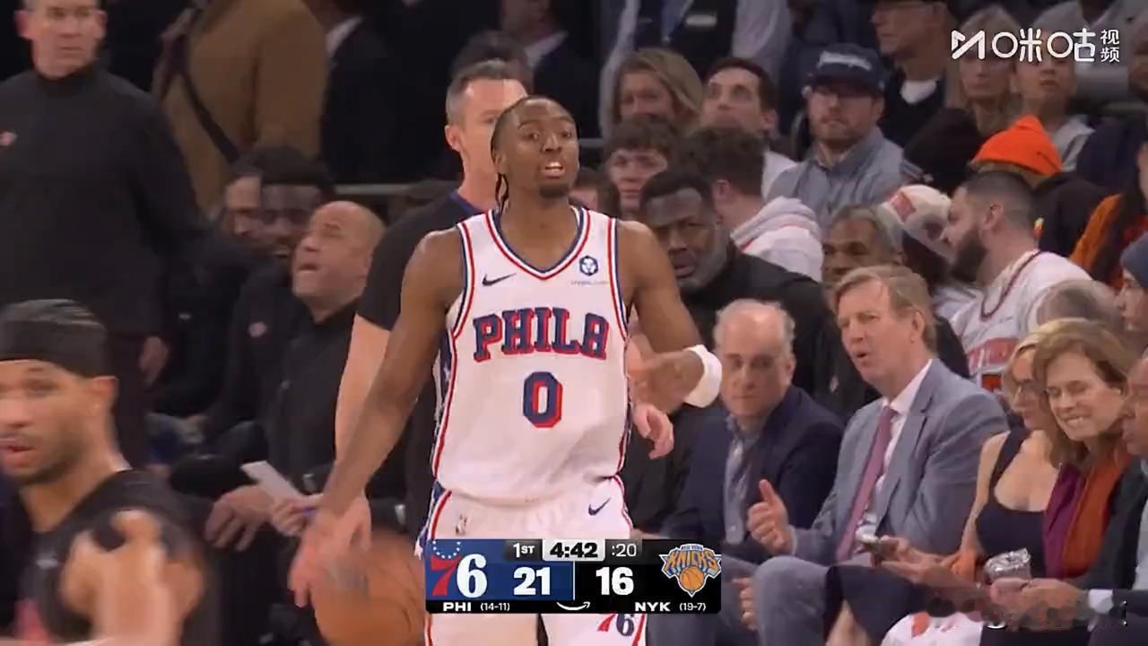 马克西复出状态不错，6中4连得10分，尼克斯队点点开花，第一节结束两队29-29