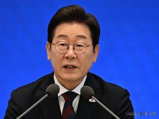 韩国总统李在明下达命令，2025年12月29日零时，韩国总统府正式从龙山迁回青瓦