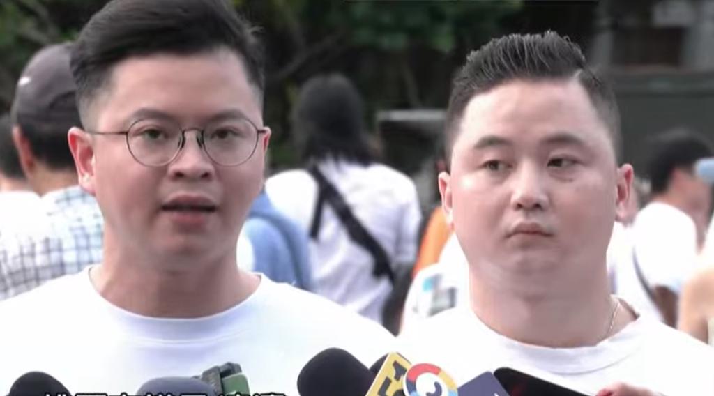 莱尔校长制作人发毒油片“遭查水表” 还原警察上门始末
“莱尔校长”和“油不得你”