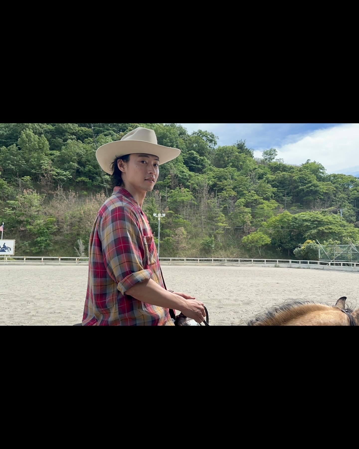 【ins】山崎贤人 更新啦NTV「メシドラ」番组出演！吃了好吃的、骑了马很开心！