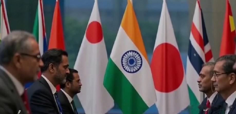 俄乌冲突打了这么久，欧盟援乌早就扛不住了！原本跟着美国一起加码支援，可美国逐渐撒