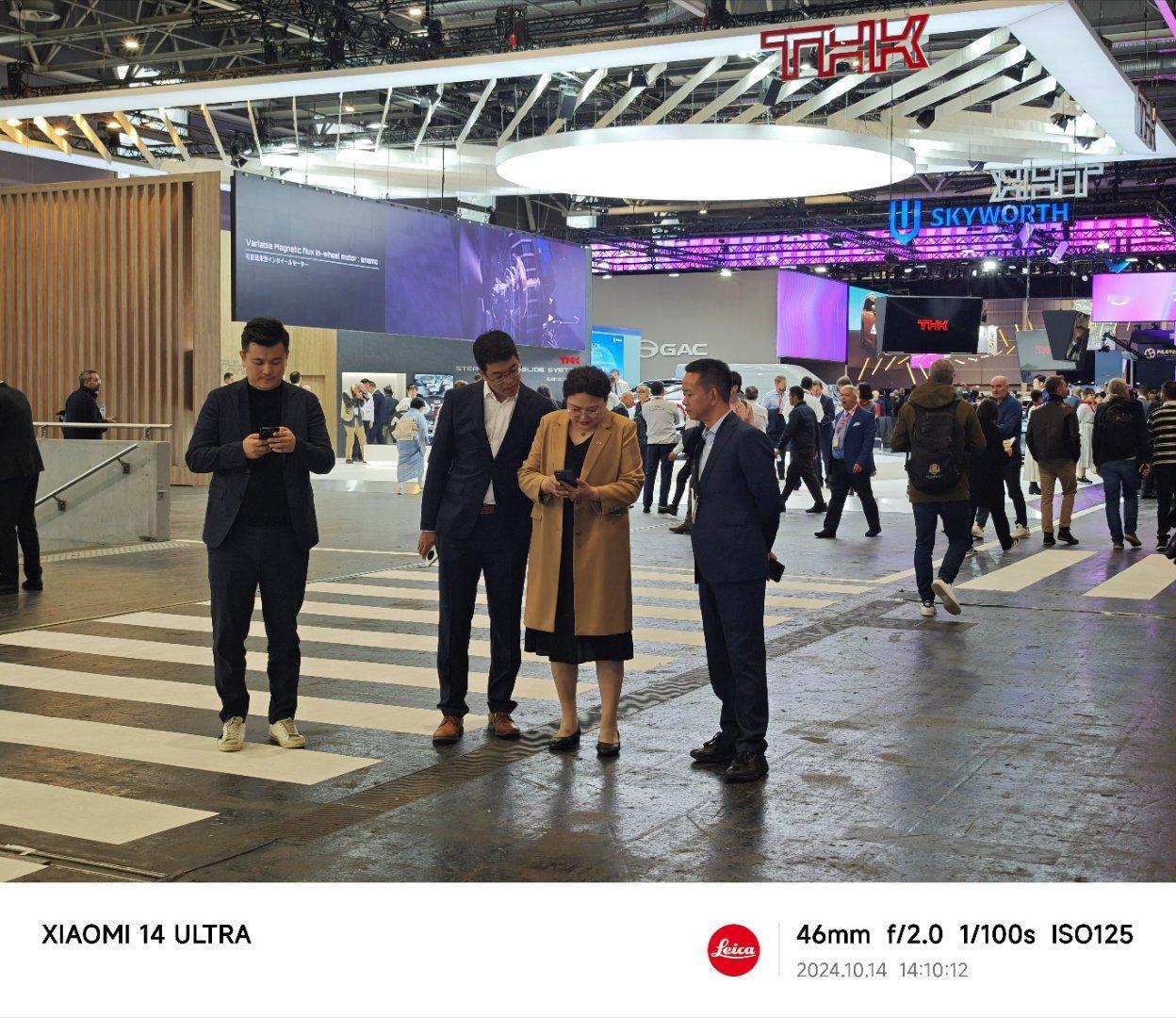 路遇王凤英在中国车集中的5号馆溜达 ​​​