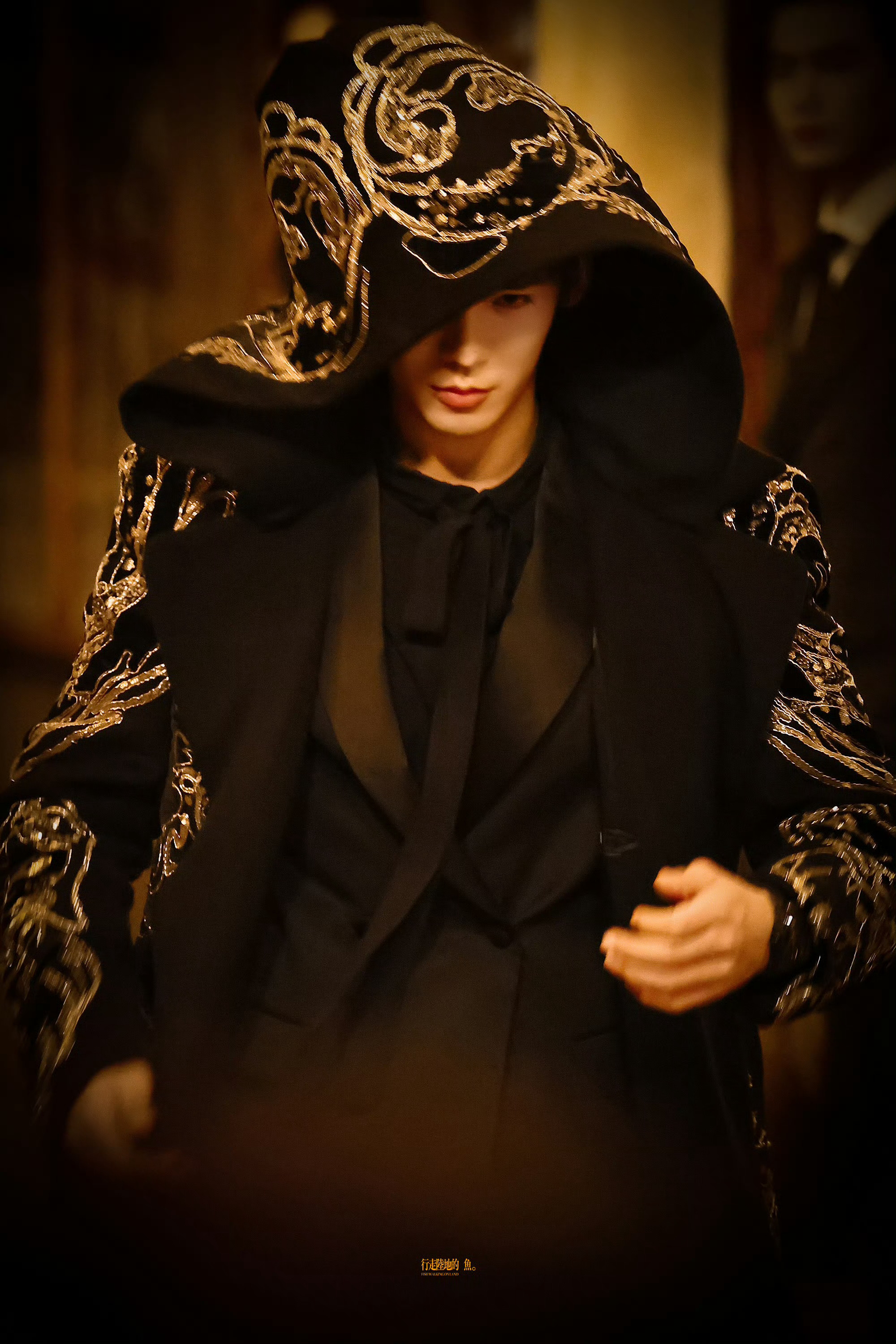 于适赢麻了，天下共主不是神仙选定的，是凡尘孕育的。他要以凡人的心脏尝尽凡人的情感