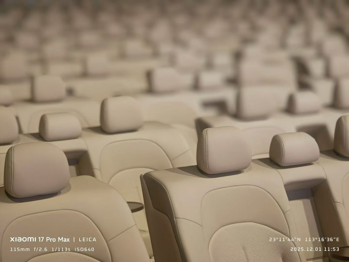 第一次见现场全是车规级沙发（实际上就是车辆同款）的汽车上市发布会，号称史上最舒适