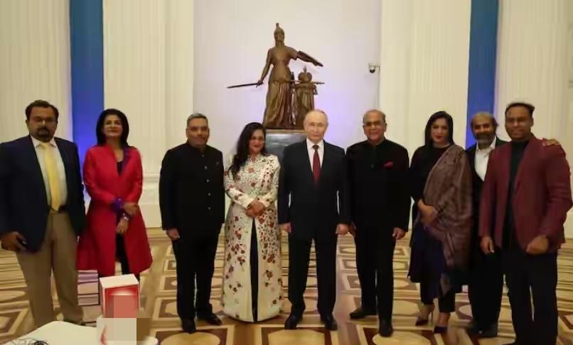 普京：“我从不回头看”！这是他在访问印度前，接受印度媒体专访，对“你担任俄罗斯领